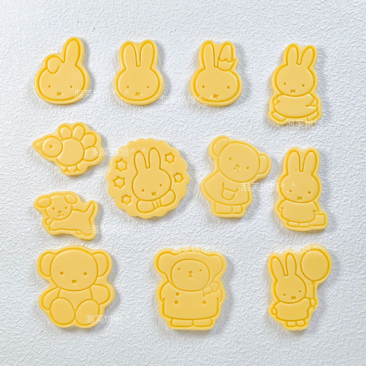 Kitchen Baking Utensil - Cute 3D Press Cookie Mold with